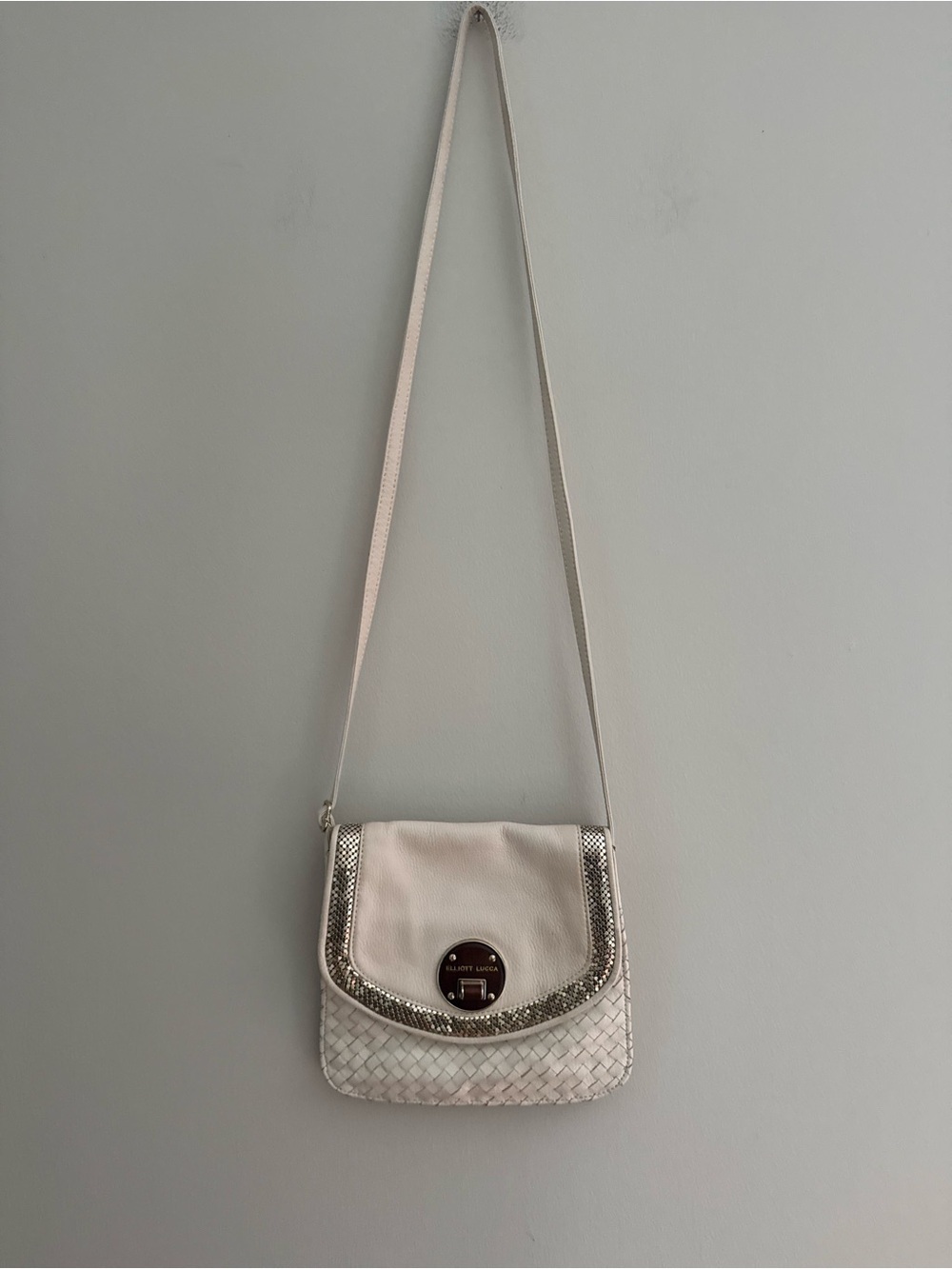 Elliot Lucca Rojo Flap Women's Crossbody Purse/Handbag
EUC